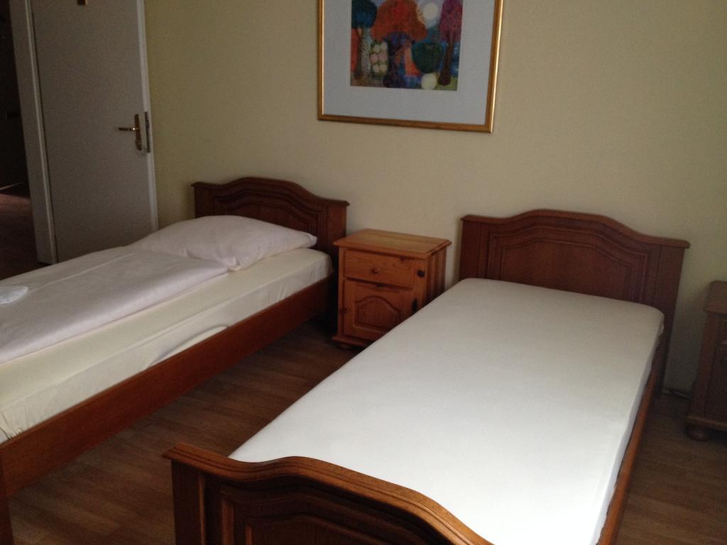 City Hotel Garni Hanover Room photo