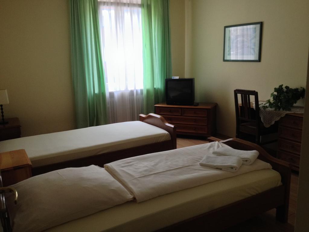 City Hotel Garni Hanover Room photo