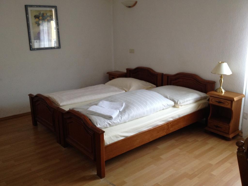 City Hotel Garni Hanover Room photo